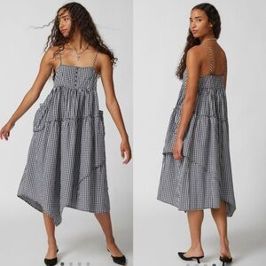 Urban outfitters Black & White Gingham Tiered Midi Dress with pockets, size S